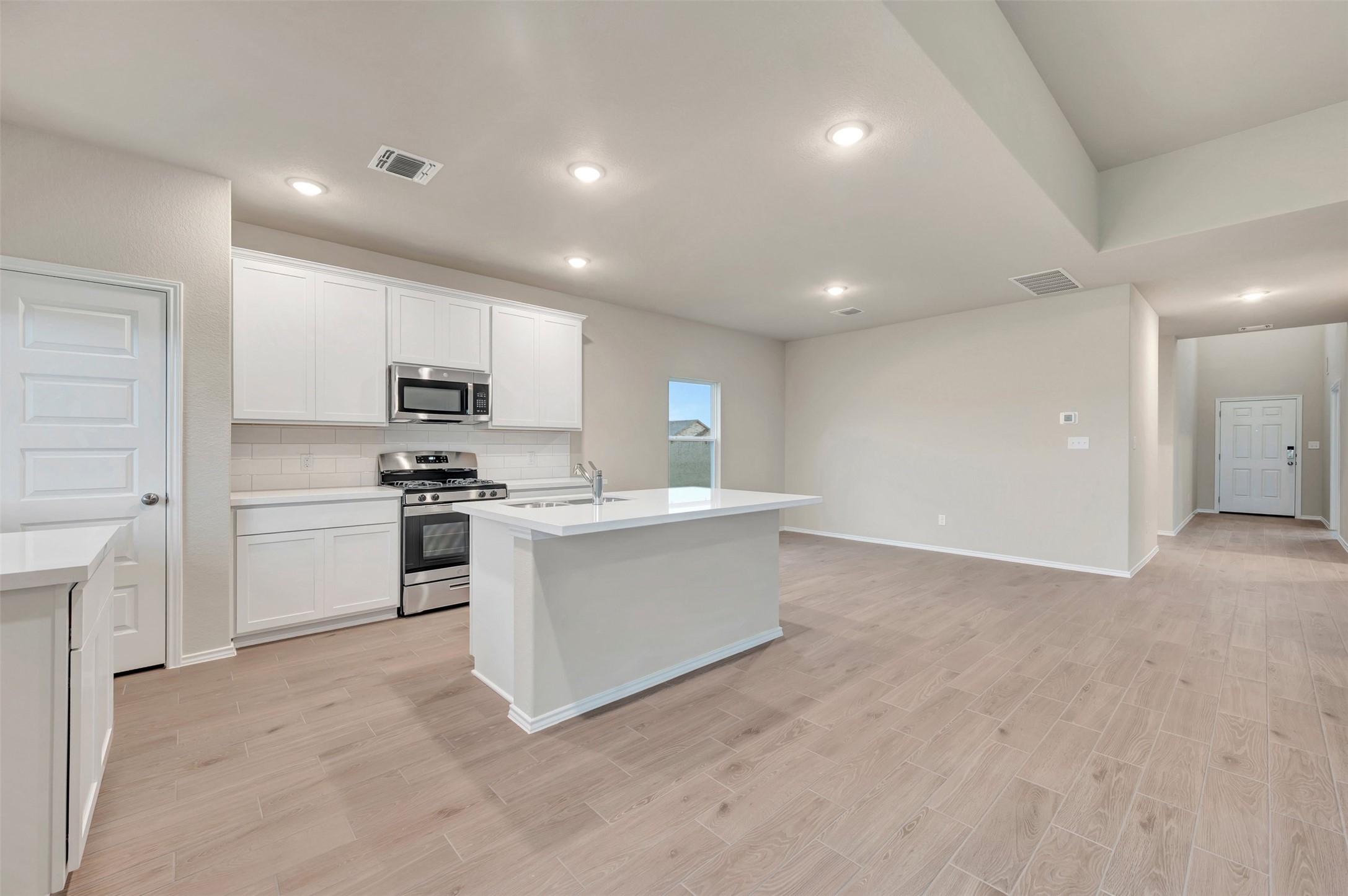 20008 Schatz Way Manor, TX 78653 - Photo 3 of 40