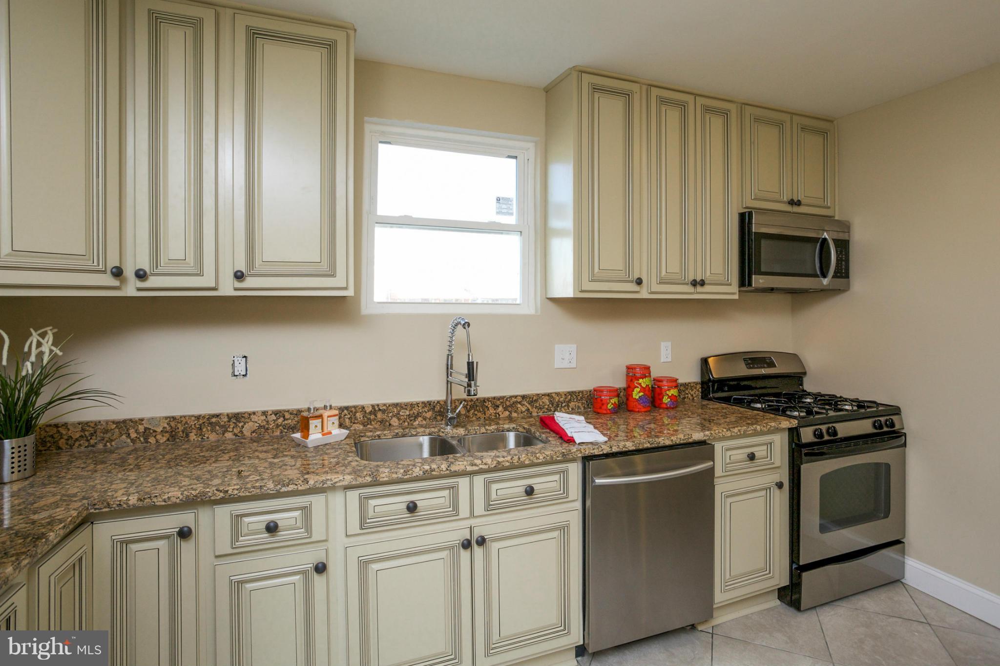 531 Kingston Road Middle River, MD 21220 - Photo 14 of 29 Kitchen