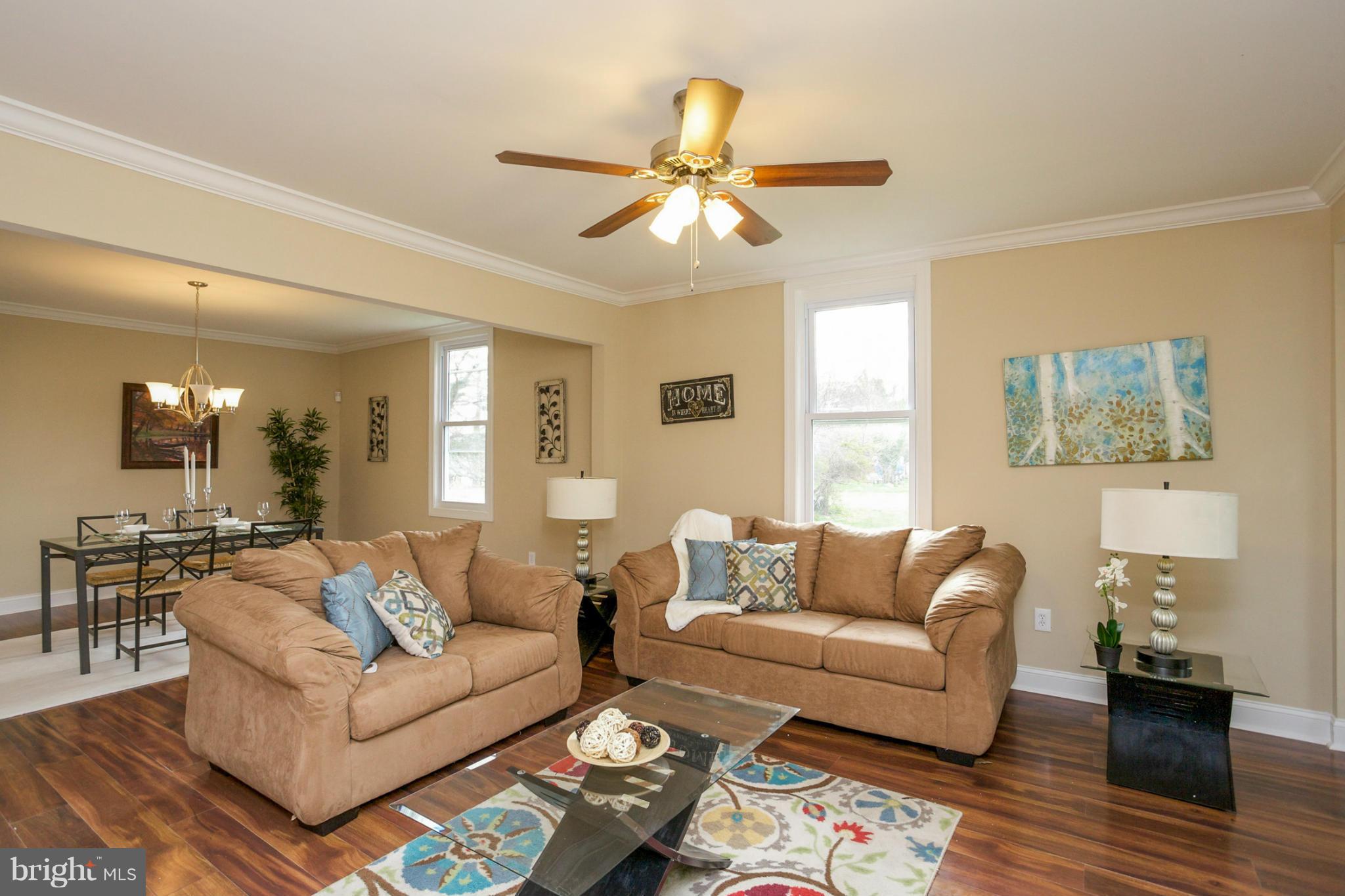 531 Kingston Road Middle River, MD 21220 - Photo 5 of 29 Living Room
