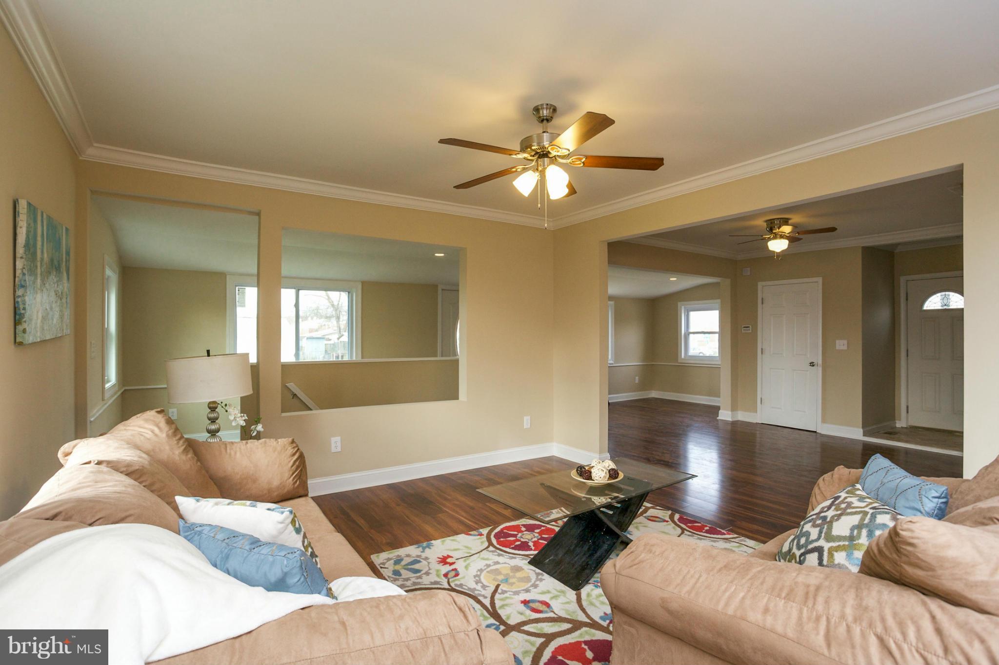 531 Kingston Road Middle River, MD 21220 - Photo 7 of 29 Living Room
