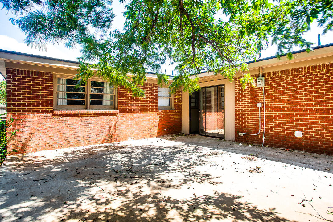 2802 54th Street Lubbock, TX 79413 - Photo 13 of 14 2802-114