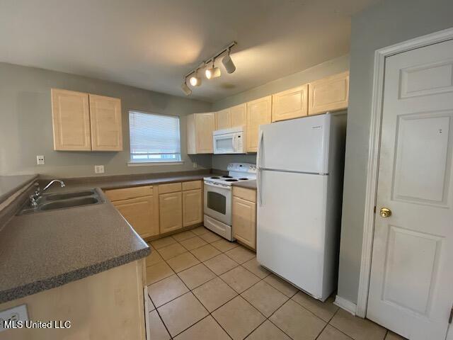 3308 55th Avenue Gulfport, MS 39501 - Photo 3 of 9 IMG_0304