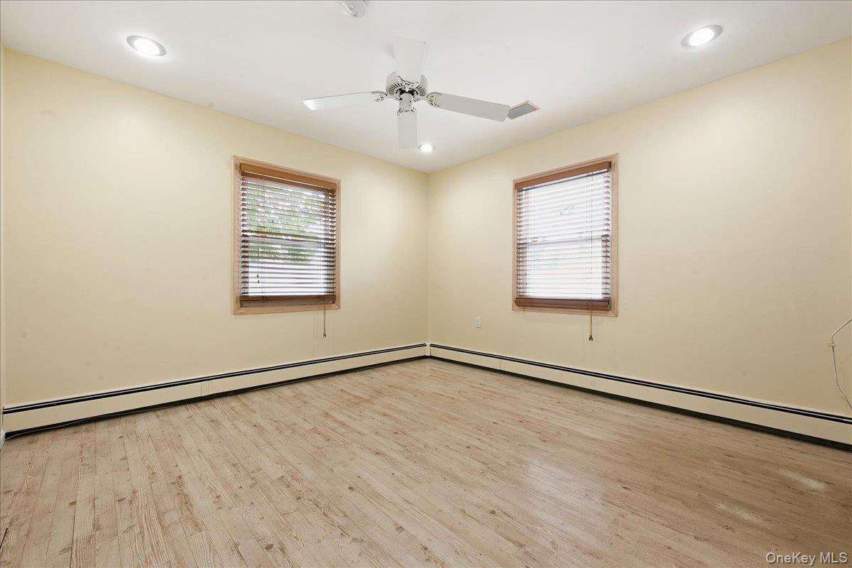 119 Periwinkle Road Levittown, NY 11756 - Photo 10 of 31 Gallery Image 10