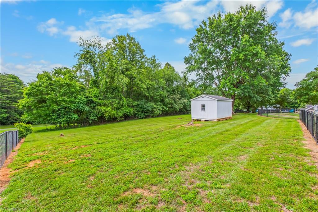 304 Armstrong Road Pilot Mountain, NC 27041 - Photo 32 of 42