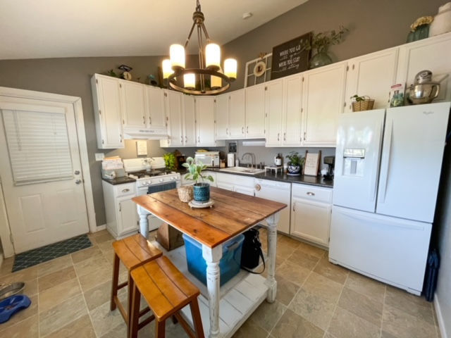411 Errett Road Rochelle, IL 61068 - Photo 3 of 20