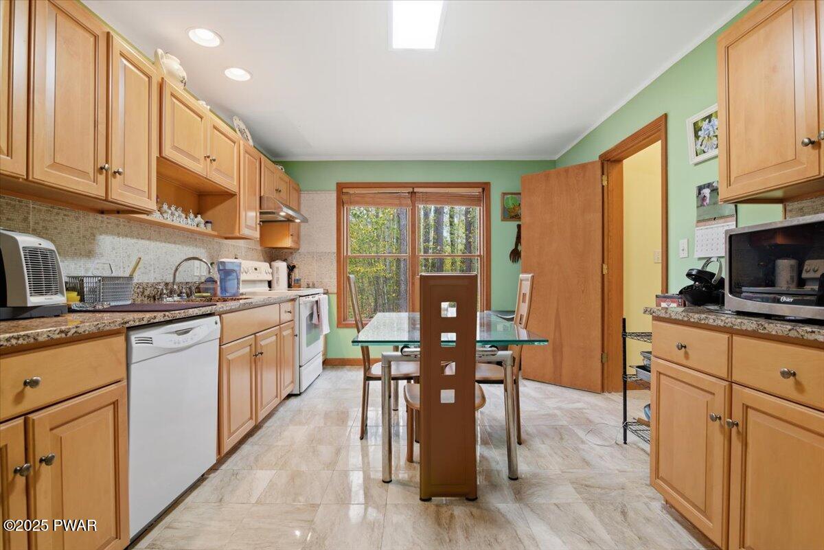 135 Split Rock Road Newfoundland, PA 18445 - Photo 20 of 71