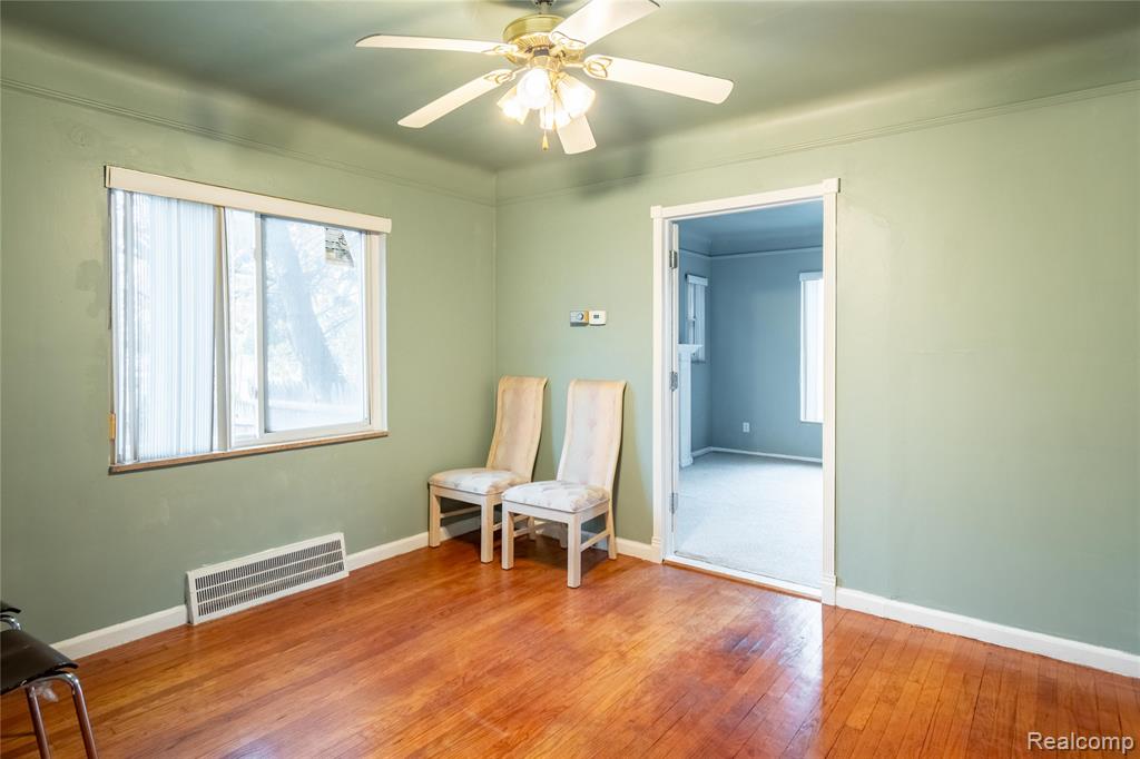 331 Elizabeth Lake Road Pontiac, MI 48341 - Photo 11 of 38