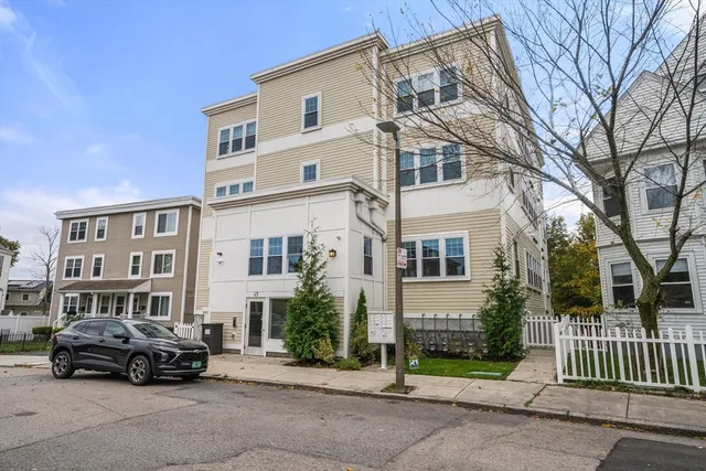 $3,800 | 47 Sargent Street, Unit 5, Boston, MA 02125