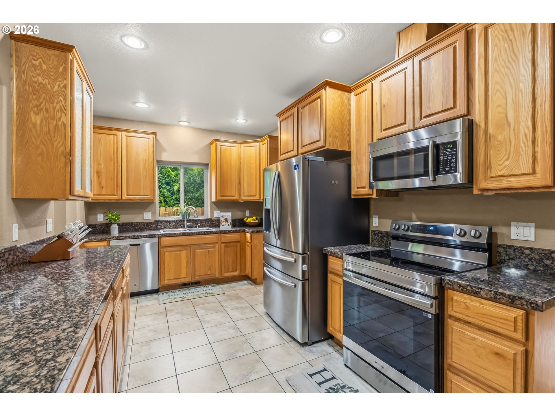 852 T Street Springfield, OR 97477 - Photo 12 of 43