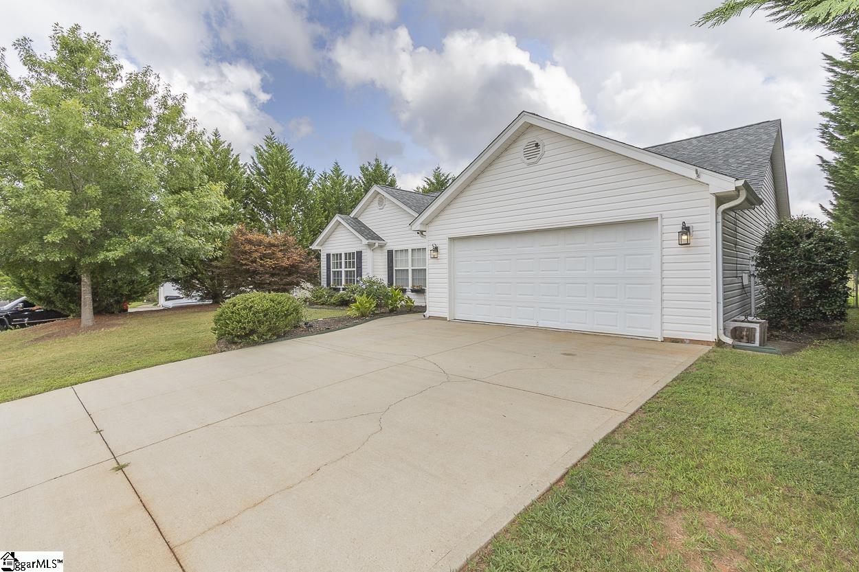 108 Mediterranean Avenue Anderson, SC 29621 - Photo 4 of 46