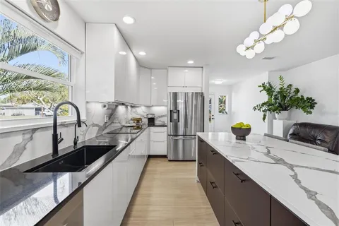$1,895,000 | 639 43rd Avenue North, St. Petersburg, FL 33703