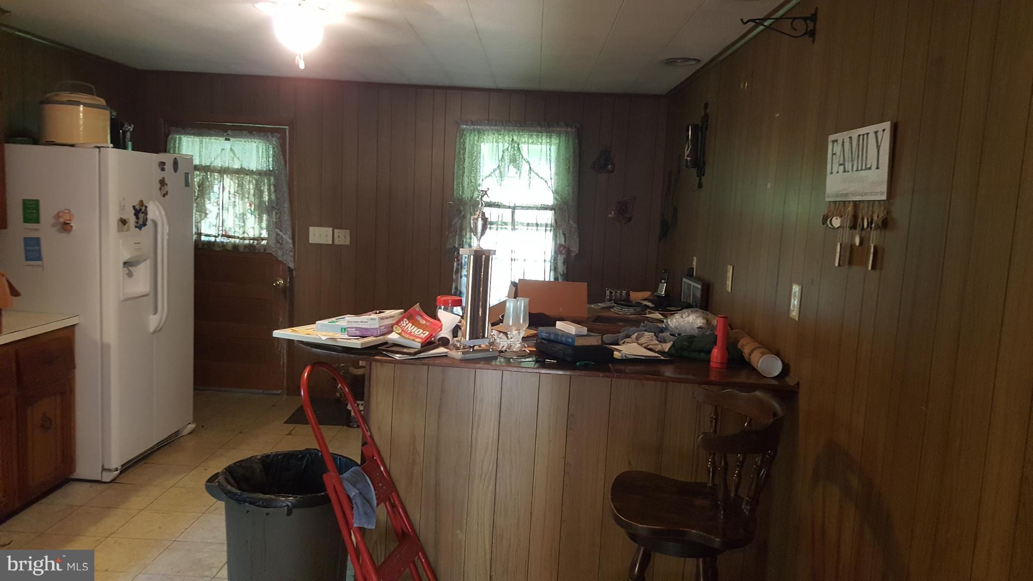180 Baker Road Fayetteville, PA 17222 - Photo 12 of 18 DINIG AND BREAKFAST BAR
