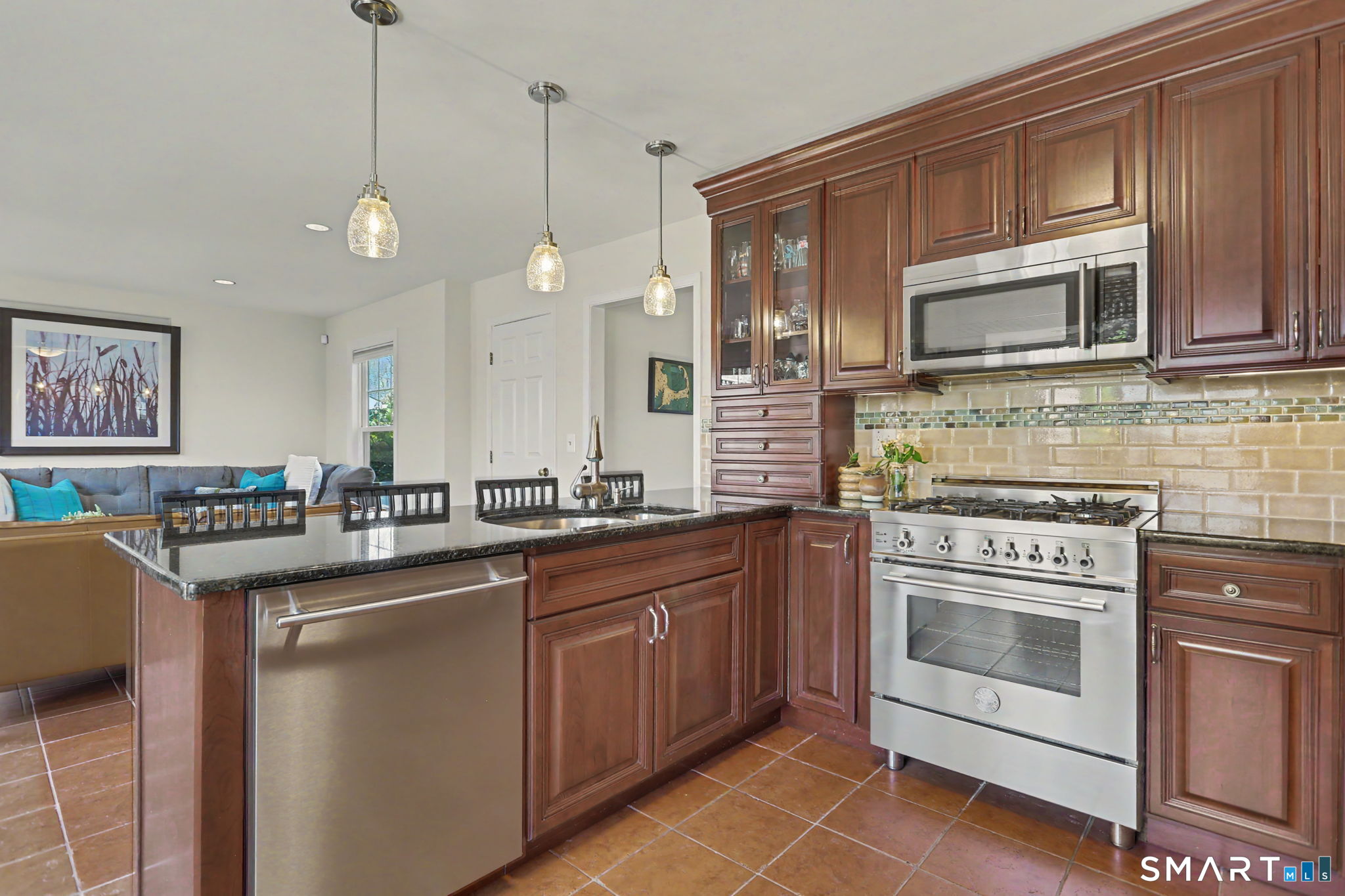 67 Sigwin Drive Fairfield, CT 06824 - Photo 10 of 31