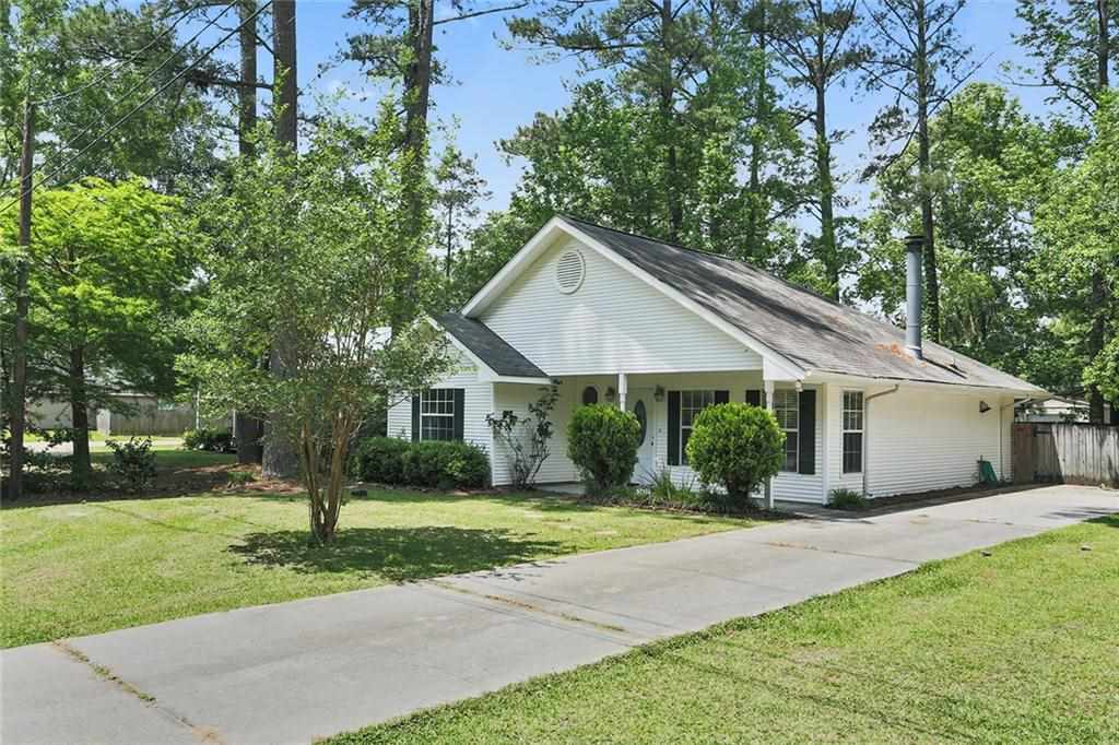 2412 Rue Toulander Street Mandeville, LA 70448 - Photo 3 of 16 Gallery Image 3