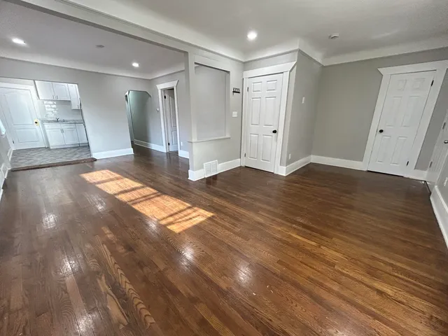 $1,300 | 2960 Kendall Street, Unit UPPR, Detroit, MI 48238