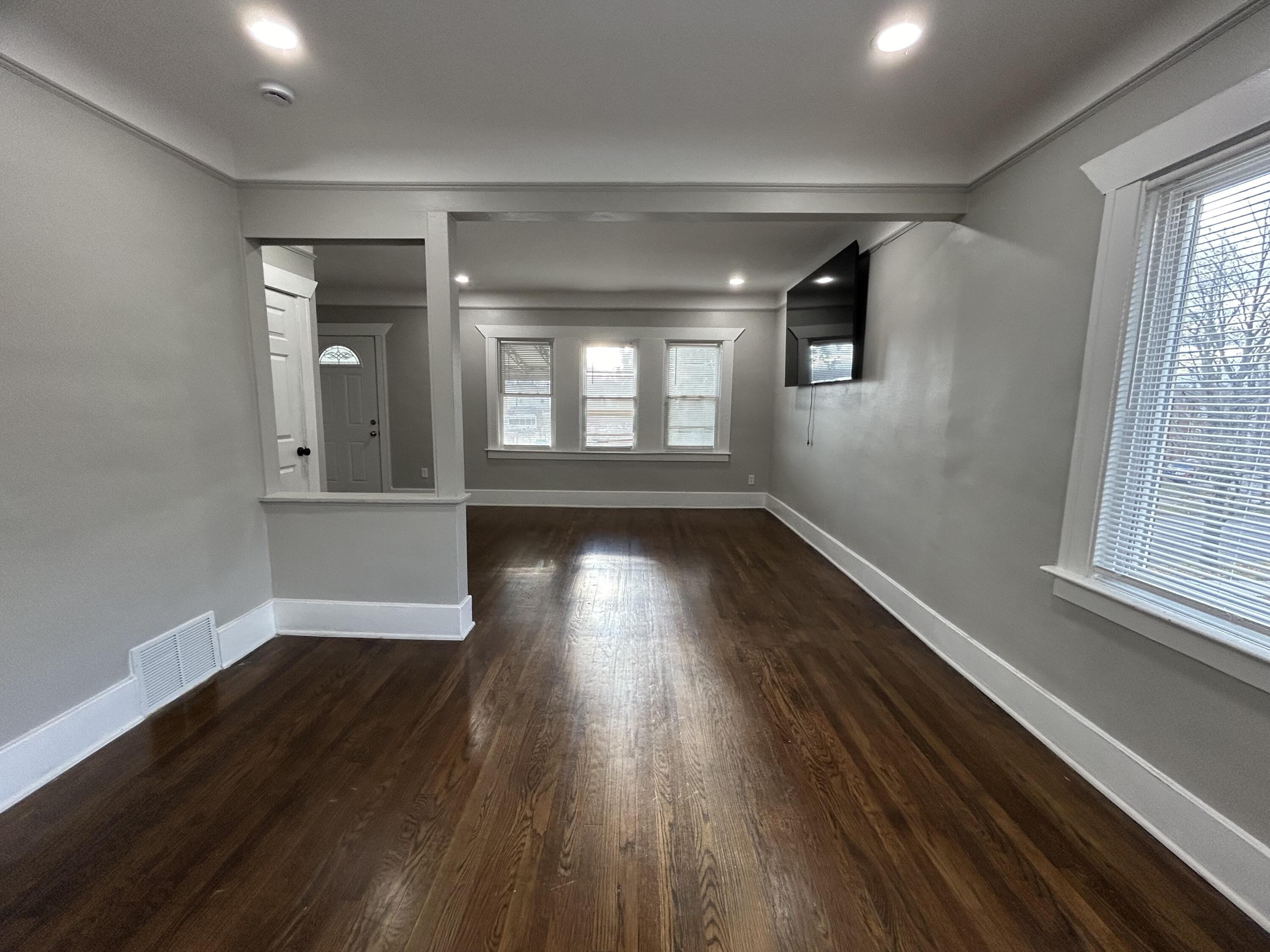 2960 Kendall Street, Unit UPPR Detroit, MI 48238 - Photo 4 of 13 IMG_0191