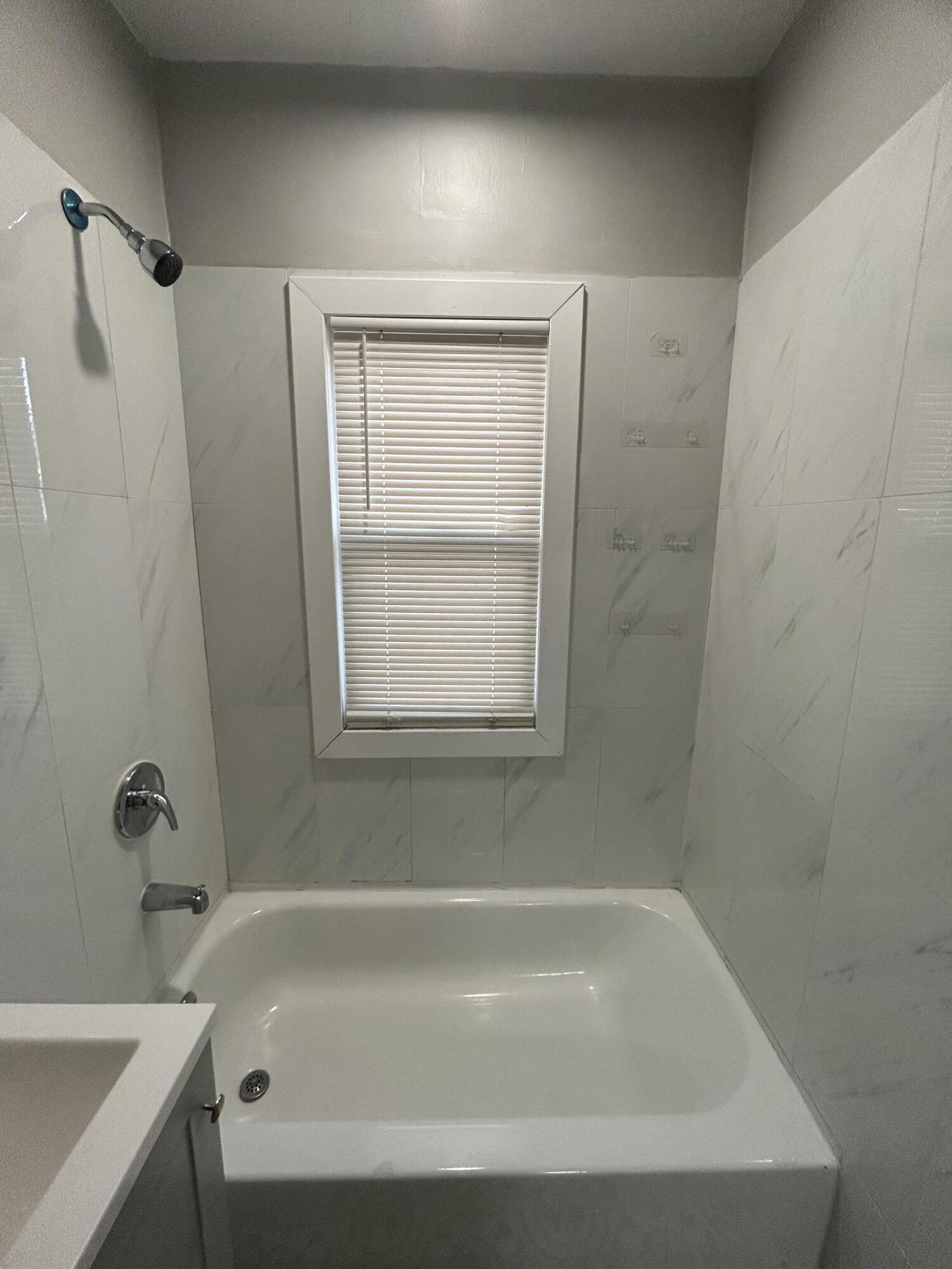 2960 Kendall Street, Unit UPPR Detroit, MI 48238 - Photo 10 of 13 IMG_0198