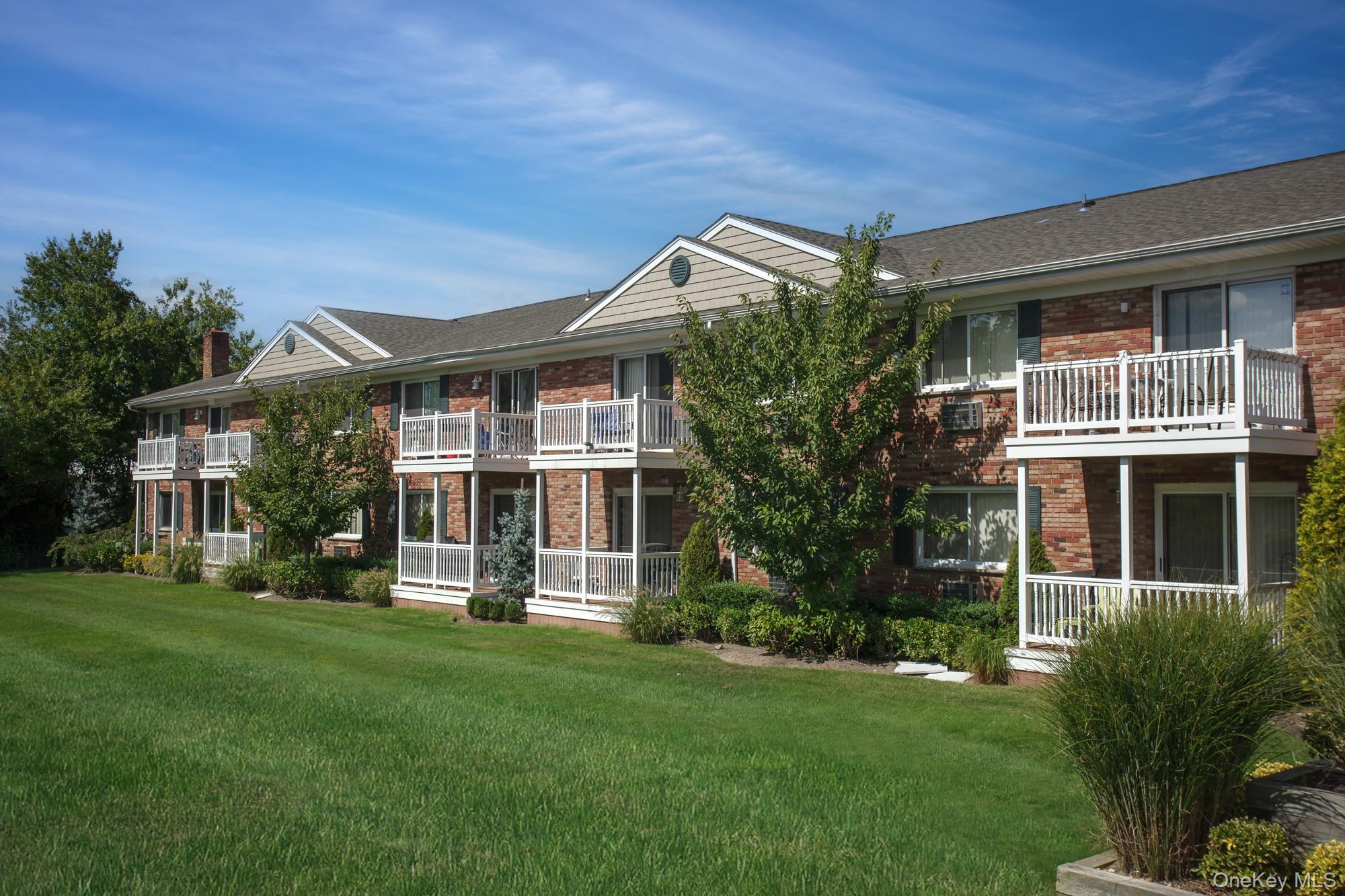 20 West Shore Road, Unit F Oakdale, NY 11769 - Photo 1 of 1