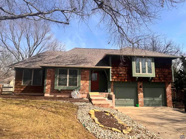 $255,000 | 3220 Southwest MacVicar Court, Topeka, KS 66611