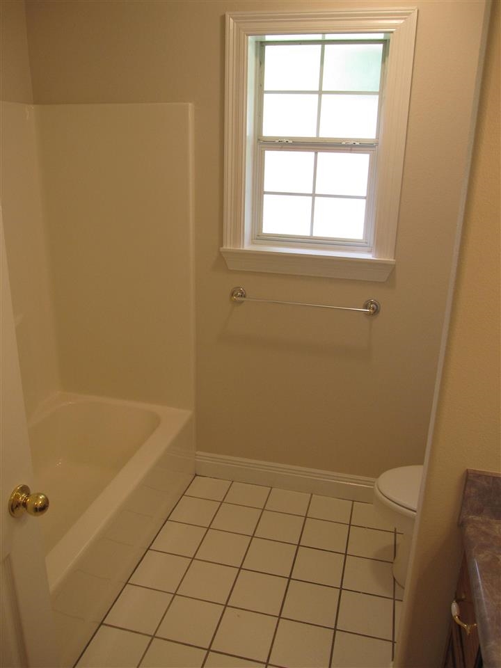 5322 Morgan Ridge Drive Milton, FL 32570 - Photo 29 of 50 bath. Window can be raised.