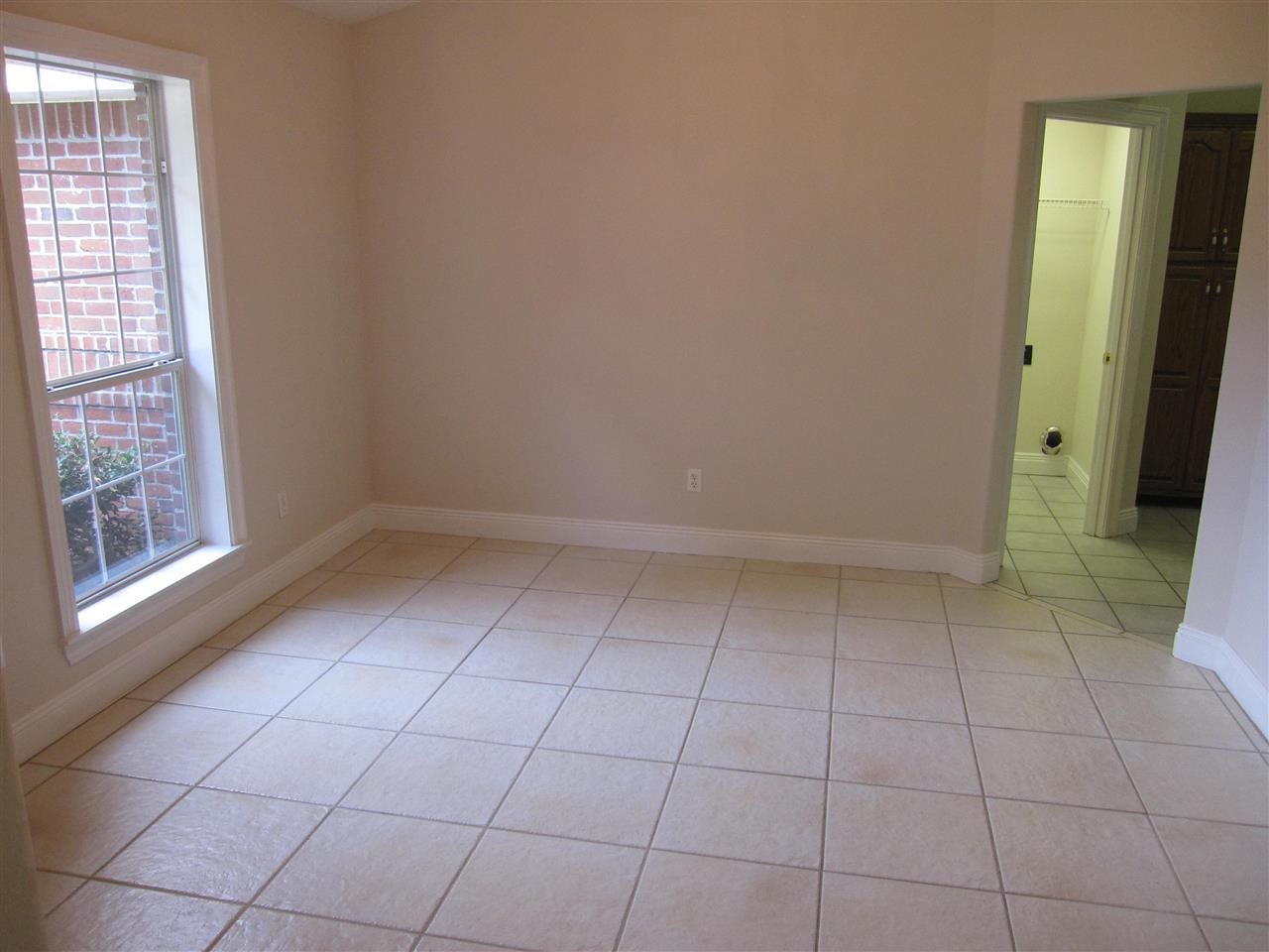 5322 Morgan Ridge Drive Milton, FL 32570 - Photo 9 of 50 Kitchen & laundry room through case opening.