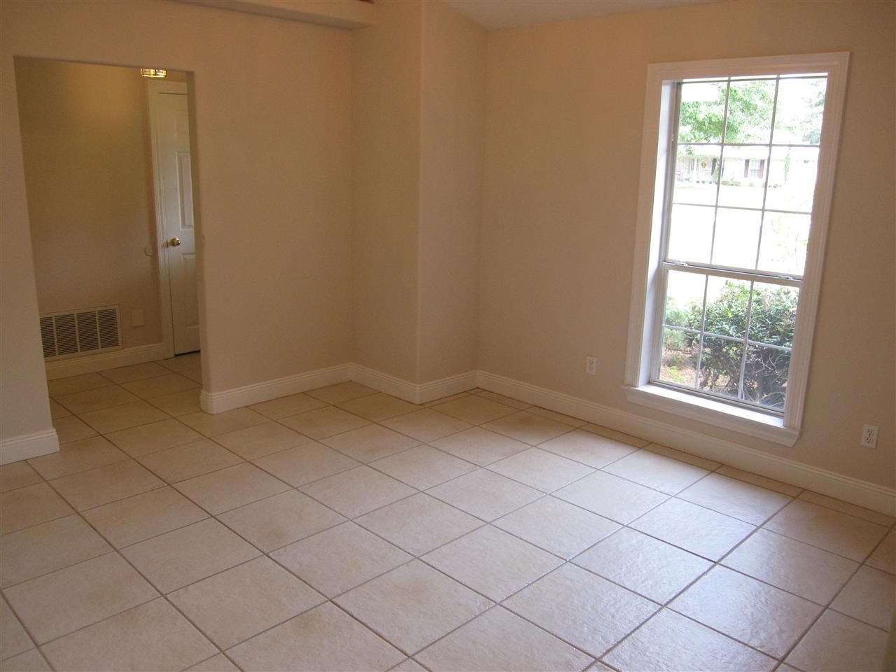 5322 Morgan Ridge Drive Milton, FL 32570 - Photo 10 of 50 from the kitchen. All windows have casing.