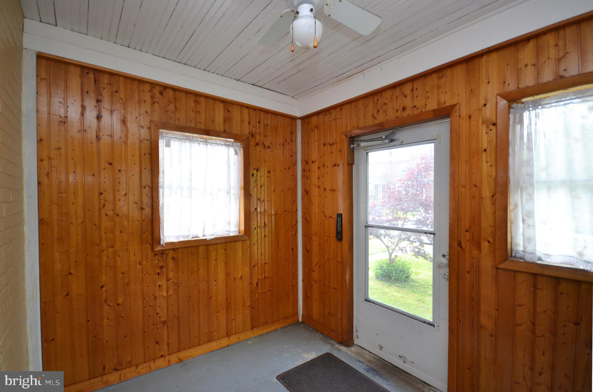 6835 Belclare Road Baltimore, MD 21222 - Photo 20 of 29 Entry porch/mudroom