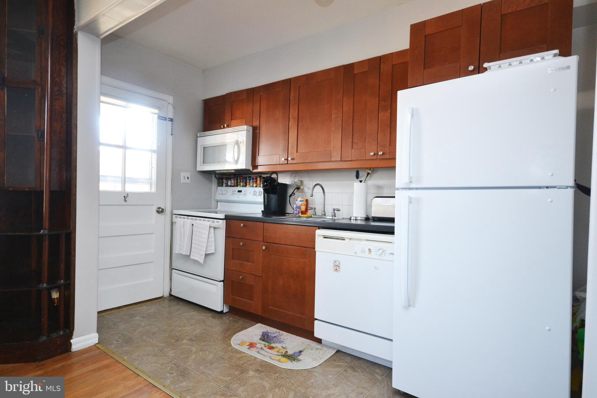 6835 Belclare Road Baltimore, MD 21222 - Photo 7 of 29