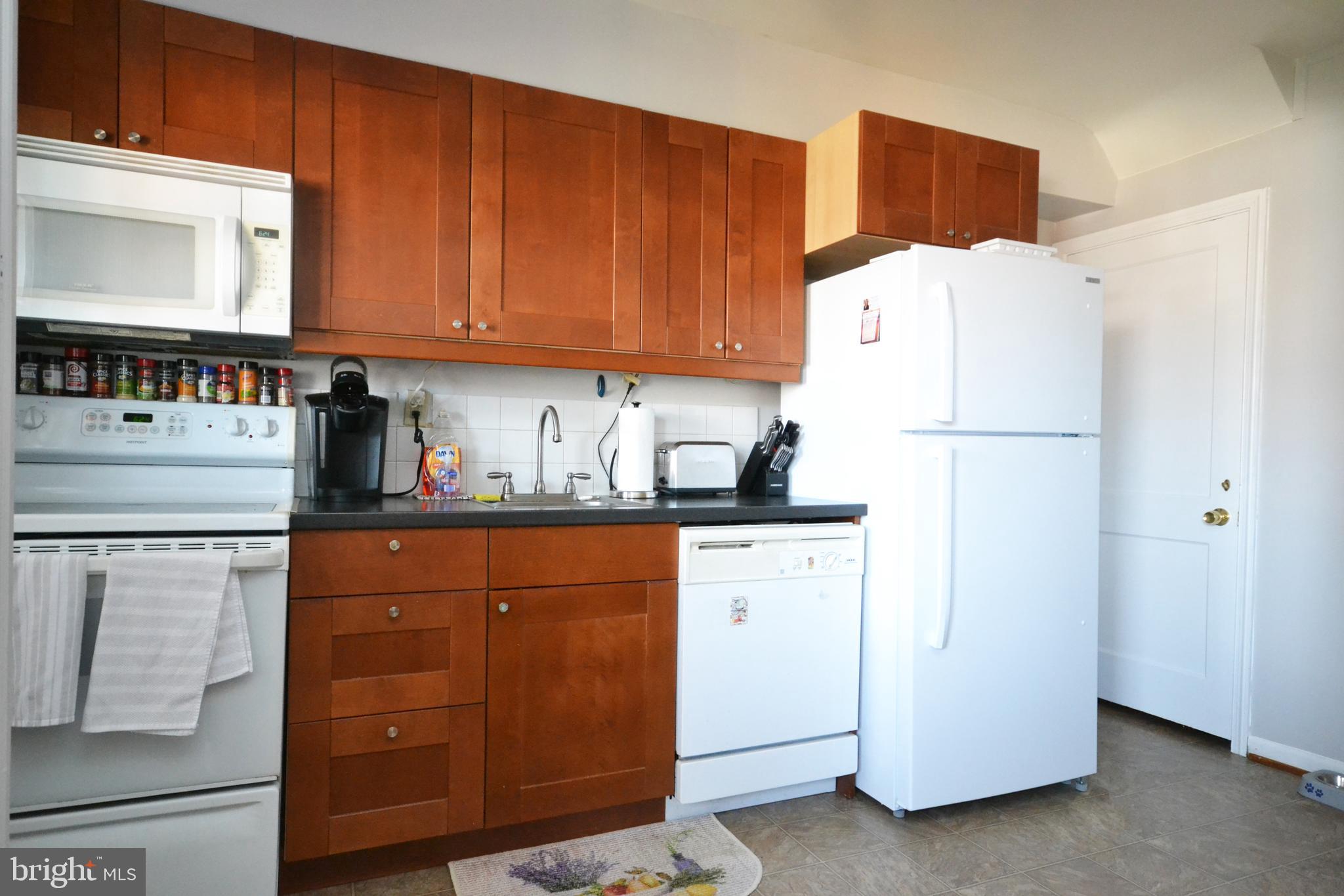 6835 Belclare Road Baltimore, MD 21222 - Photo 8 of 29