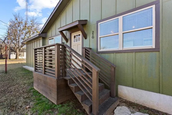 $249,900 | 210 Hiland Lane, Pottsboro, TX 75076