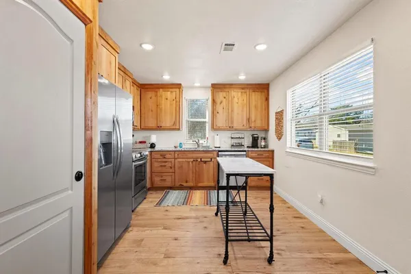 $249,900 | 210 Hiland Lane, Pottsboro, TX 75076