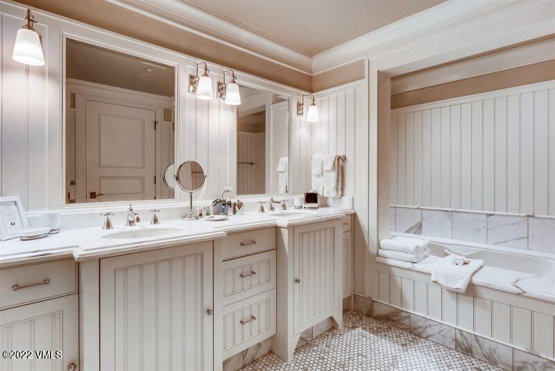 1 Willow Bridge Road, Unit 33B Vail, CO 81657 - Photo 6 of 36 15