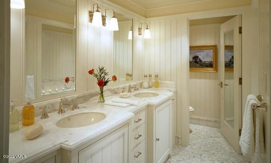 1 Willow Bridge Road, Unit 33B Vail, CO 81657 - Photo 9 of 36 OWB 3 Master Bathroom