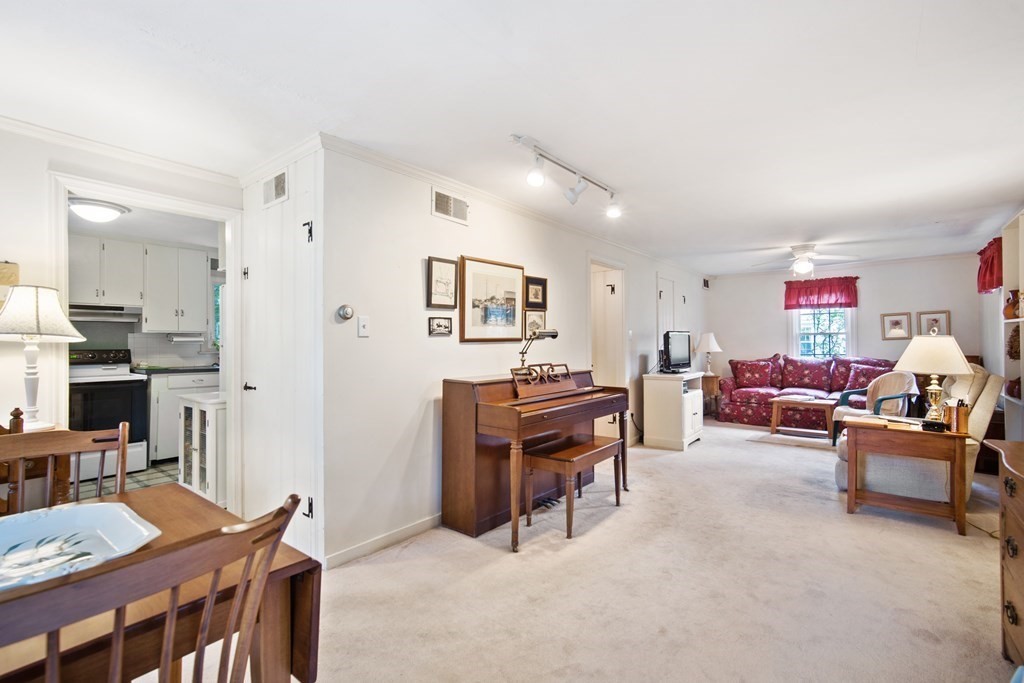 112 West Allen Ridge Road Springfield, MA 01118 - Photo 10 of 30 Gallery Image 10