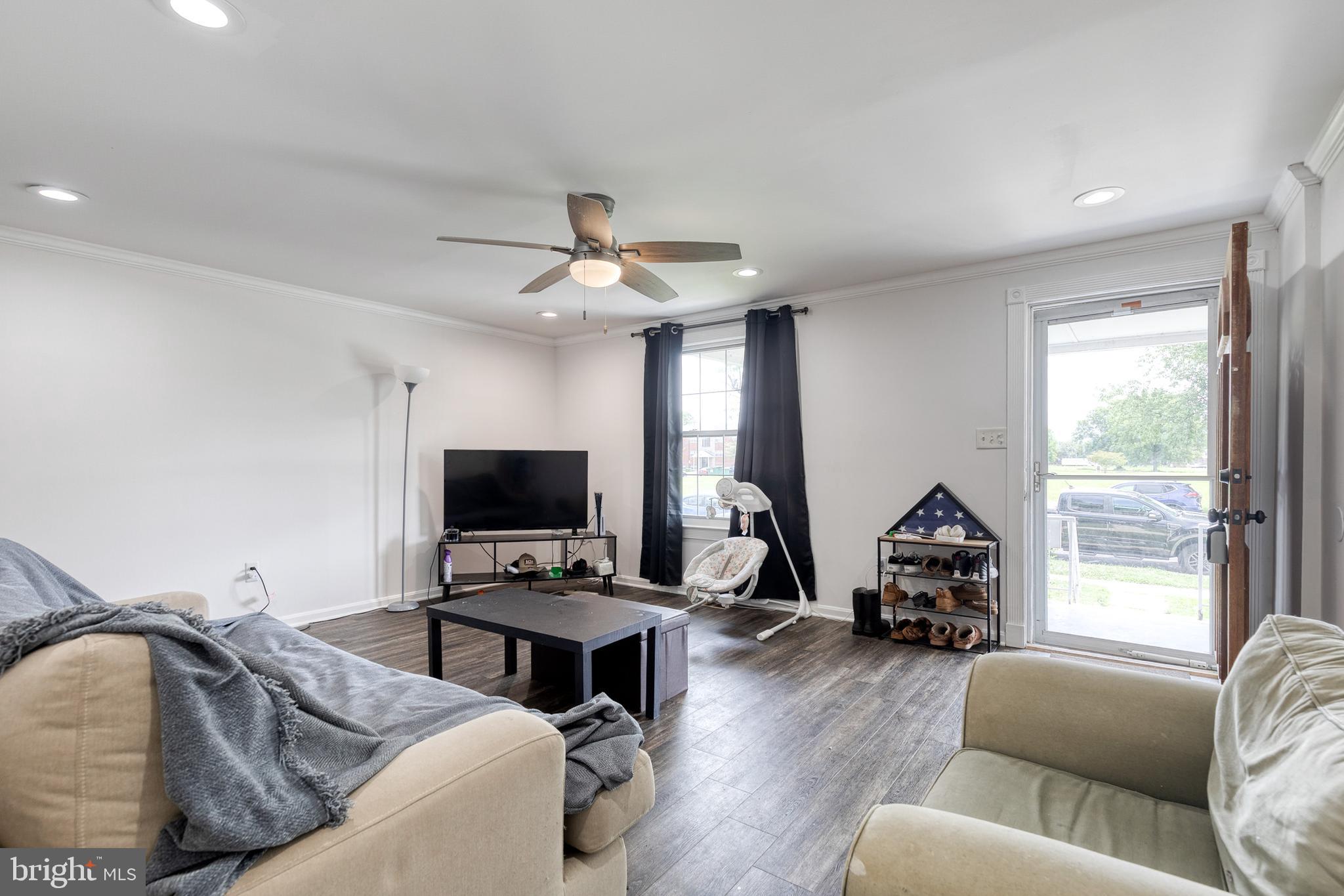 958 Middleborough Road Essex, MD 21221 - Photo 7 of 23