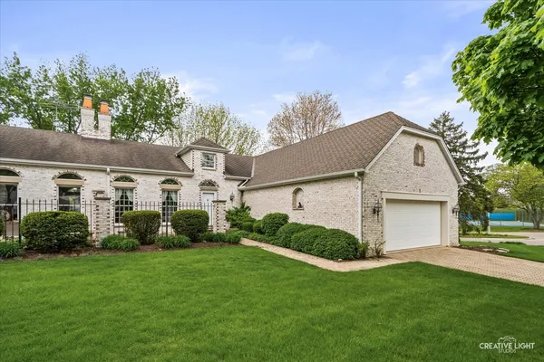 $450,000 | 1 Glengarry Lane, Sugar Grove, IL 60554