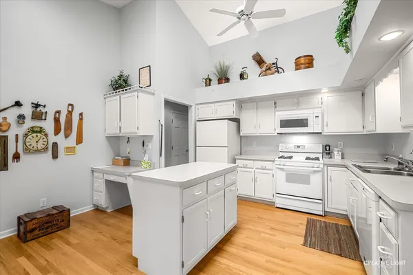 $450,000 | 1 Glengarry Lane, Sugar Grove, IL 60554