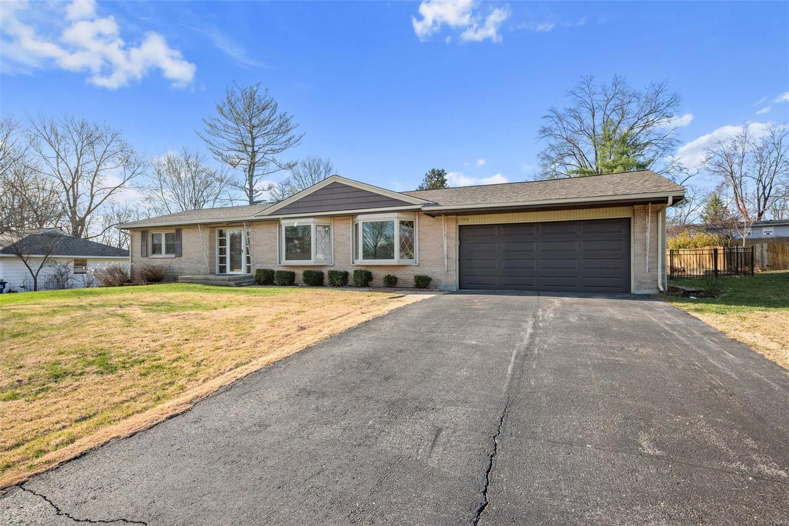 708 Pershing Drive Warrenton, MO 63383 - Photo 4 of 36