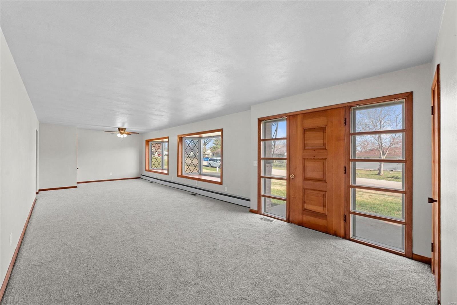 708 Pershing Drive Warrenton, MO 63383 - Photo 5 of 36