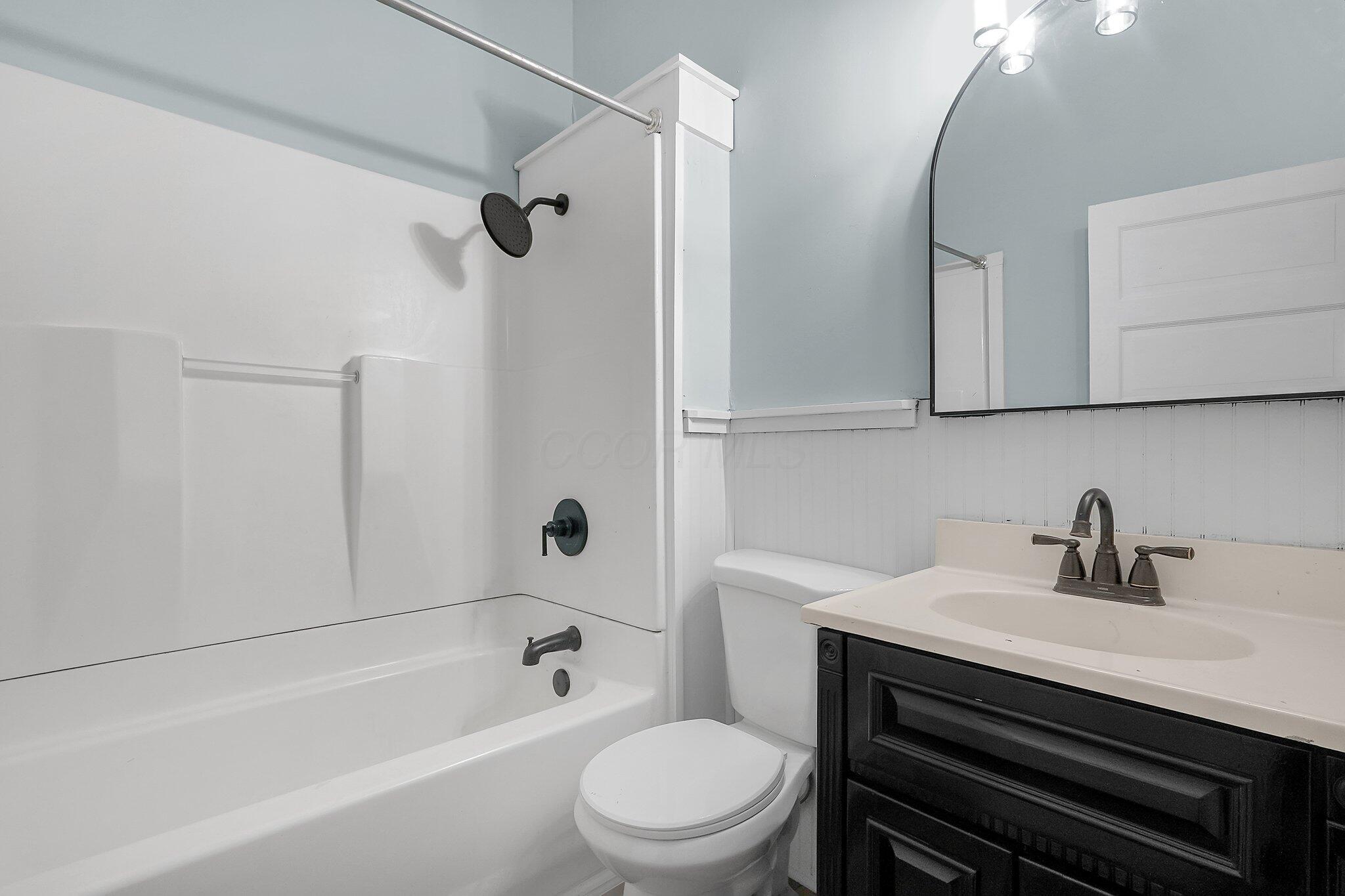 9962 Weaver Road Utica, OH 43080 - Photo 17 of 49 Full bath first floor