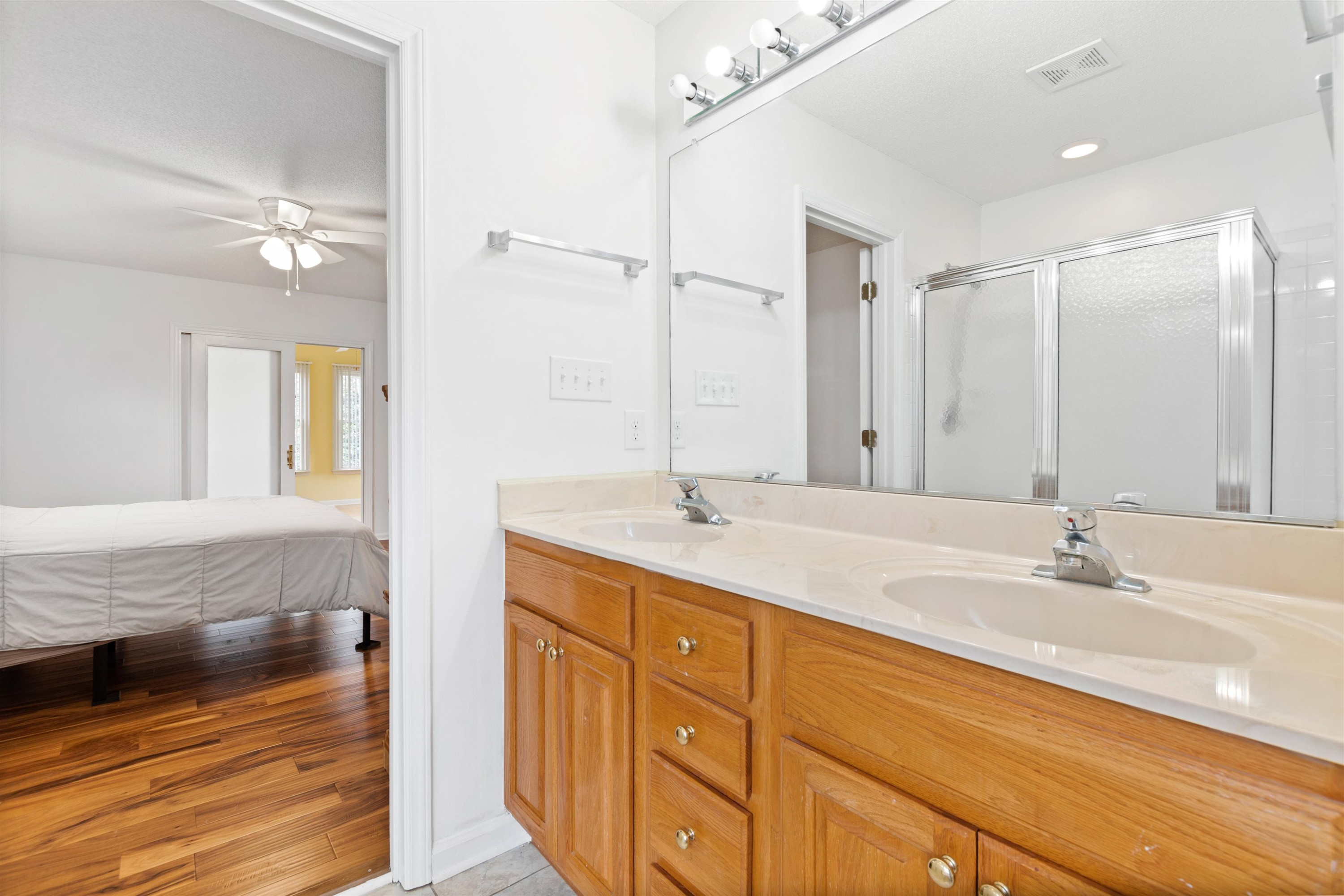 7908 Verona Place Raleigh, NC 27613 - Photo 29 of 40 Master Bath
