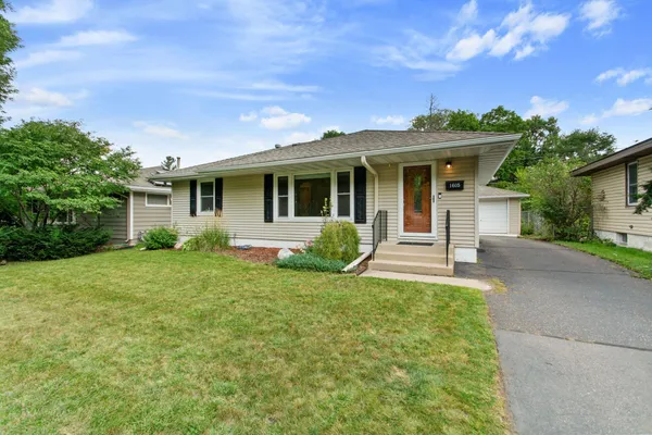 $3,000 | 1605 Pennsylvania Avenue South, St. Louis Park, MN 55426
