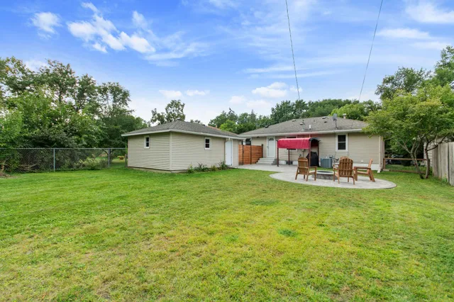 $3,000 | 1605 Pennsylvania Avenue South, St. Louis Park, MN 55426