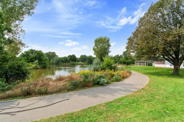 $3,000 | 1605 Pennsylvania Avenue South, St. Louis Park, MN 55426