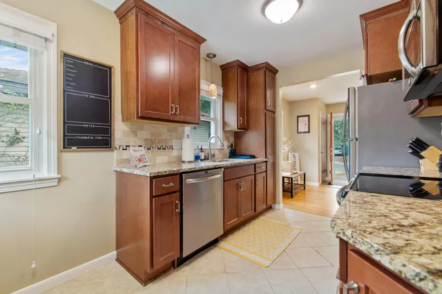 $3,000 | 1605 Pennsylvania Avenue South, St. Louis Park, MN 55426