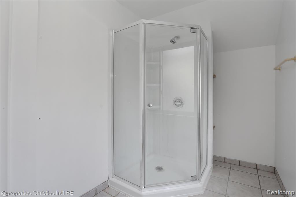 14857 Greenview Road Detroit, MI 48223 - Photo 12 of 22