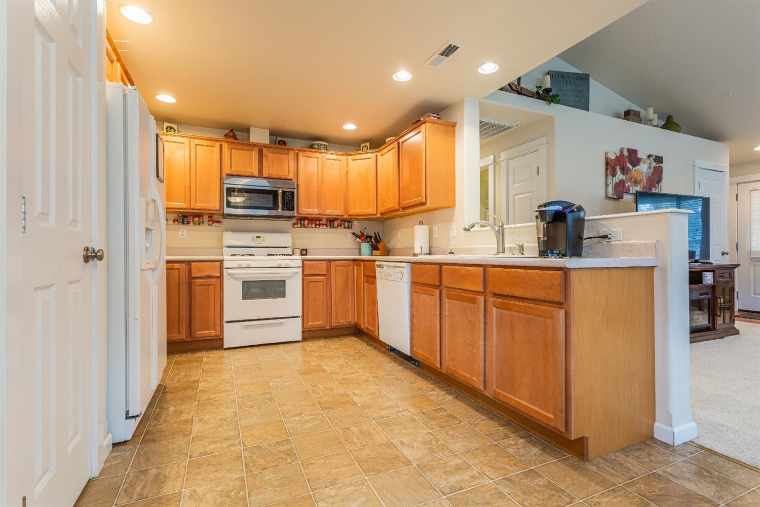 1213 Twin Rocks Drive Central Point, OR 97502 - Photo 4 of 30 Additional Photo