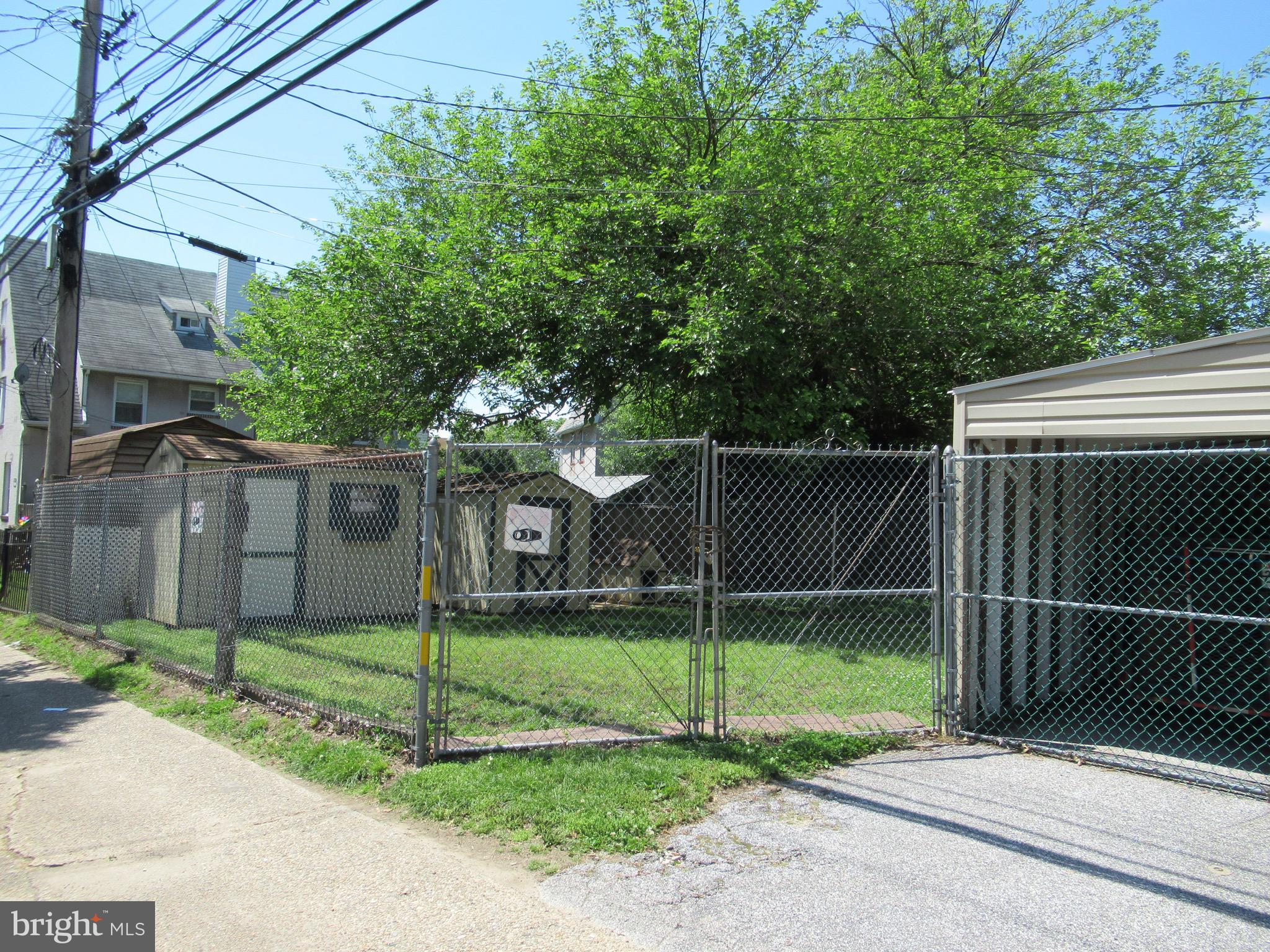 6 Flagship Road Baltimore, MD 21222 - Photo 12 of 28 YARD BIG FENCED