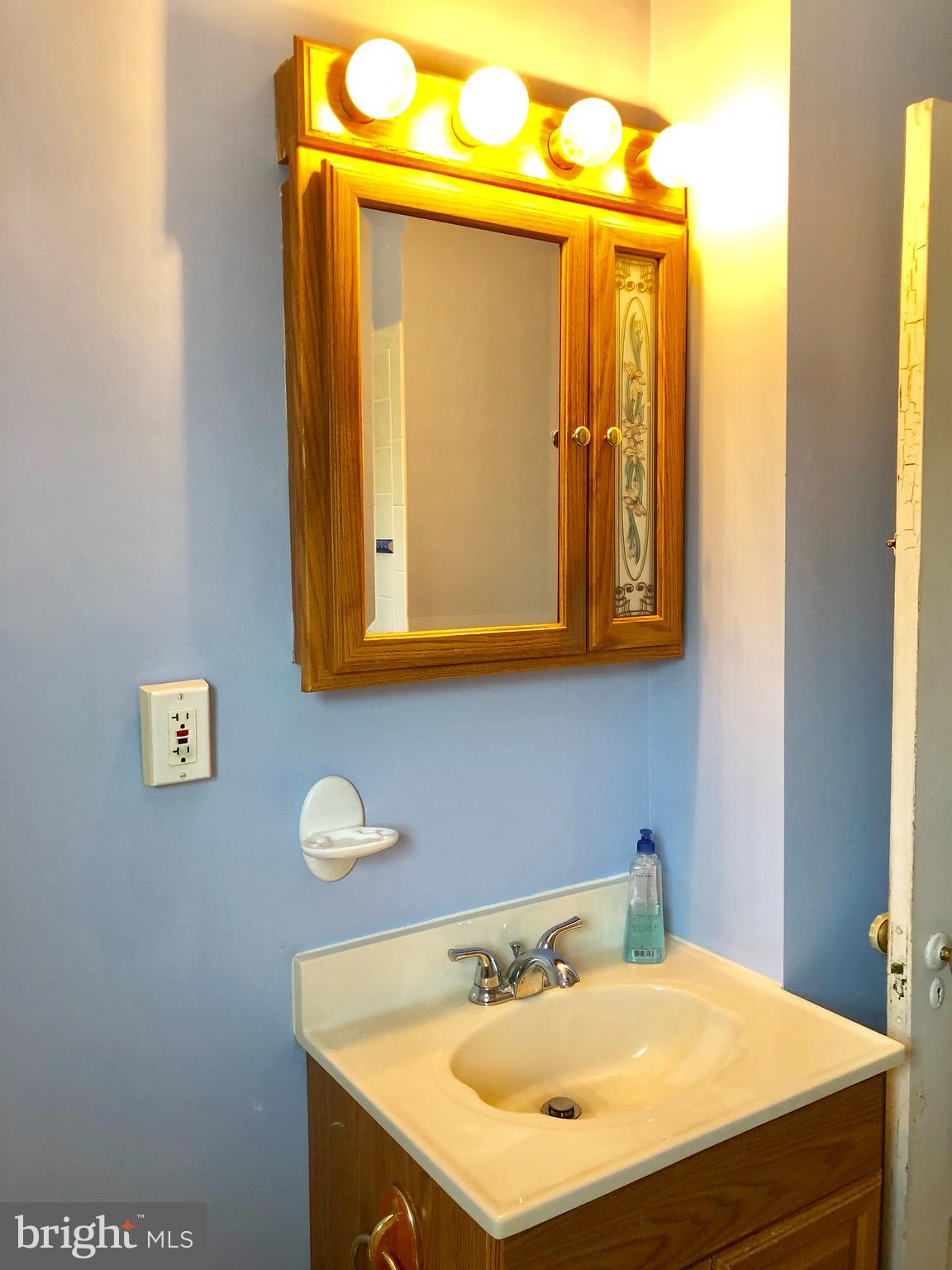 6 Flagship Road Baltimore, MD 21222 - Photo 25 of 28 BATHROOM