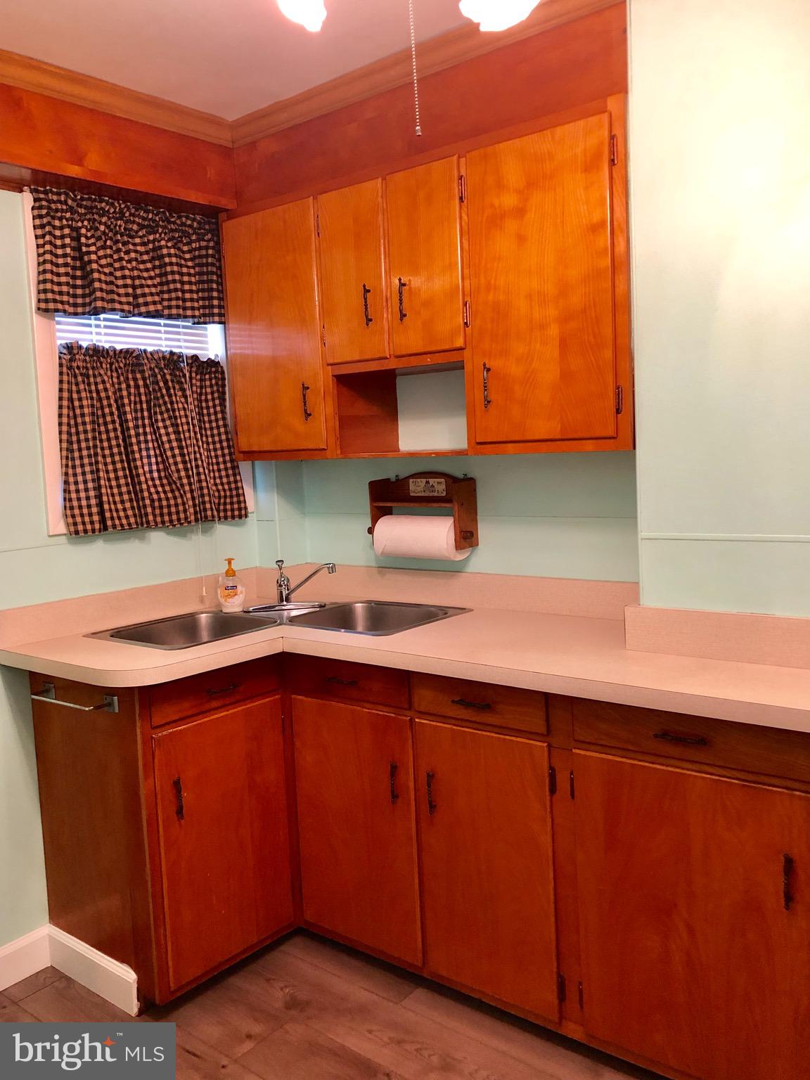 6 Flagship Road Baltimore, MD 21222 - Photo 6 of 28 KITCHEN